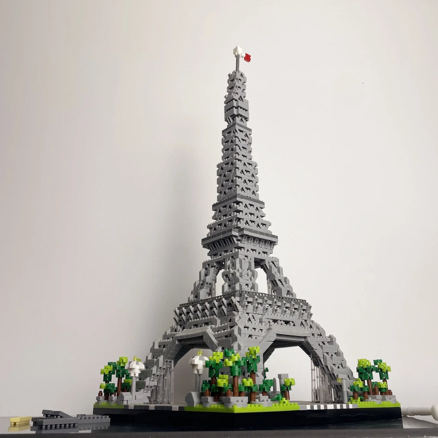 puzzle 3d tour eiffel - EIFFEL-TOWER - TM Jeu de Construction Monument Tour Eiffel